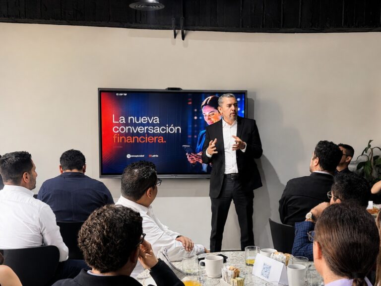 Evento Concepto Móvil Latinia en CDMX