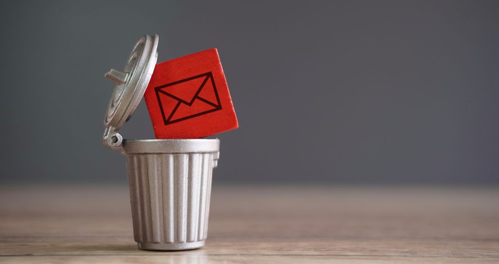 prevent your Gmail and Yahoo! emails from ending up in Spam